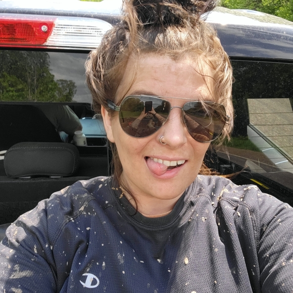 Meet your Posher, Carolynne - Picture 3 of 5